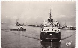 Bateaux : Ferrie : LORD WARDEN : Ferry Car Anglais à L'Arrivée ( Boulogne-sur-Mer - Pas De Calais ) C.p.s.m. Photo Vérit - Ferries