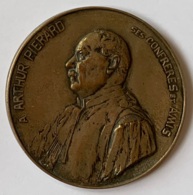 Médaille Bronze. Arthur Pierard. Ses Confrères Et Amis. 1883-1933. Marnix D'Haveloose - Firma's