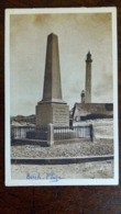 CPA. BERCK PLAGE - LE MONUMENT ET LE PHARE - Harmignies - Monuments Aux Morts