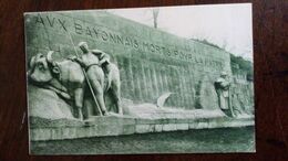 CPA. BAYONNE - MONUMENT AUX MORTS POUR LA PATRIE - GRANDE 1914-1918 - PAYSAN ET BOEUF - AUX BAYONNAIS - Monuments Aux Morts