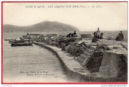 CPA 83 LES LECQUES Sur Mer La Jetée  Animée - Les Lecques