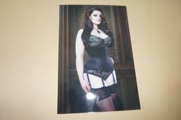 BELLE  FEMME  AUX GROS SEINS EN LINGERIE TRES SEXY - Pin-ups