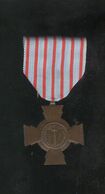 Médaille Croix Du Combattant - Très Bon état , Belle Patine Ancienne ( Lot 7 ) - Francia