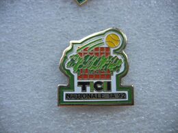 Pin's Du TCI En Nationale 1A En 92. (Tennis Club De L'Illberg) à Brunstatt-Didenheim (Dépt 68) - Tennis