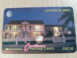 CAYMAN ISLANDS  CI $ 7,50  CAY-6C  CONTROL NR 6CCIC  MUSEUM AT NIGHT  SILVER    NEW  LOGO     Fine Used Card  ** 3073** - Kaaimaneilanden