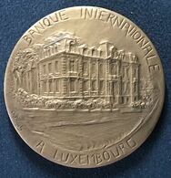 Médaille Banque Internationale à Luxembourg (150ème Anniversaire 1981 Bronze Signée Ch Engels) Prix Fixe Incl Recommandé - Firma's