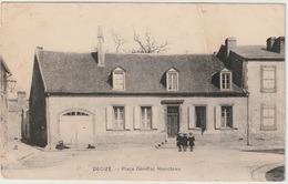 58 - DECIZE - Place Général Hanoteau - Animée 1914 - Decize
