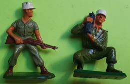 Lot 2 Figurines Soldat Jouet STARLUX - Plastique - LÉGIONNAIRE - Fusil Radio - état D'usage - Années 1960 - Starlux