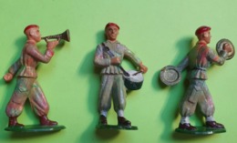 Lot 3 Figurines Soldat Jouet STARLUX - Plastique - PARACHUTISTE Béret Rouge - Musiciens - Bon état D'usage - Années 1960 - Starlux