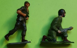 Lot 2 Figurines Soldat Jouet STARLUX - Plastique - ARMÉE DE TERRE - Tireur - état D'usage : Cassé - Années 1960 - Starlux