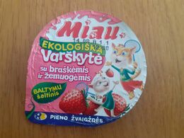 Lithuania Litauen Curd With  Top Cats - Opercules De Lait