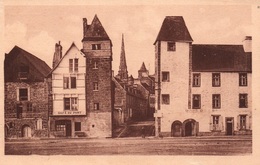 Tréguier - Vieilles Maisons Du Quai, Ancienne Porte Méridionale, Café Du Port - Carte LL N° 9 Non Circulée - Tréguier