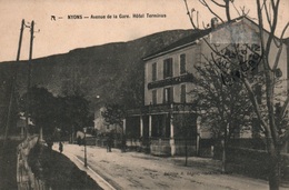 Nyons (Drôme) Avenue De La Gare, Hôtel Terminus (Alfred Reynaud) - Edition R. Bégou, Carte N° 71 - Nyons