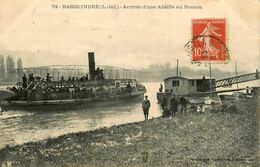 Basse Indre * Arrivée D'une Abeille Au Ponton * Bateau Promenade * Enfants - Basse-Indre