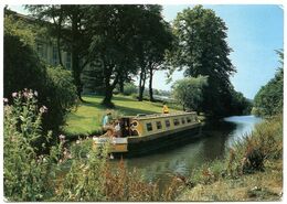 BRADFORD : LEEDS - LIVERPOOL CANAL, SALTAIRE VICTORIAN VILLAGE (10 X 15cms Approx.) - Bradford