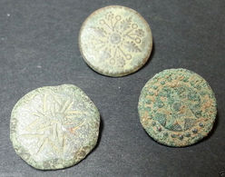 3 SMALL ANTIQUE BUTTON CENTURY XVIII OLD BOUTON BUTTON BOTON SEE MY SHOP CCB5 - Boutons