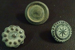 3 SMALL ANTIQUE BUTTON CENTURY XVIII OLD BOUTON BUTTON BOTON SEE MY SHOP CCB19 - Boutons