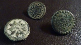 3 SMALL ANTIQUE BUTTON CENTURY XVIII OLD BOUTON BUTTON BOTON SEE MY SHOP CCB26 - Boutons