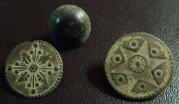 3 SMALL ANTIQUE BUTTON CENTURY XVIII OLD BOUTON BUTTON BOTON SEE MY SHOP CCB33 - Boutons