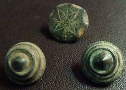 3 SMALL ANTIQUE BUTTON CENTURY XVIII OLD BOUTON BUTTON BOTON SEE MY SHOP CCB40 - Boutons