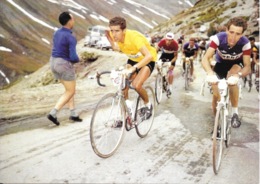 Cyclisme: Tour De France 1959 - Maillot Jaune Pour Federico Bahamontes Accompagné De Roger Rivière - Photo L'Equipe - Cyclisme