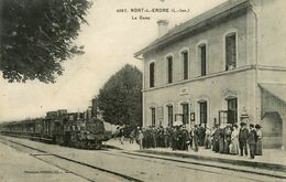 Nort Sur Erdre * La Gare * Arrivée Train Locomotive * Ligne Chemin De Fer Loire Inférieure - Nort Sur Erdre