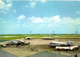 LE BOURGET     //  L AIRE DE STATIONNEMENT - Le Bourget