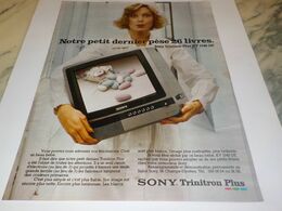 ANCIENNE PUBLICITE  NOTRE DERNIER PETIT  PESE 26 LIVRES SONY 1976 - Television