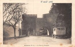 A-20-3164 : SISTERON. LA PORTE DU DAUPHINE. AUTOBUS. - Sisteron