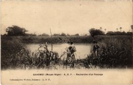 CPA AK DAHOMEY - Recherche D'un Passage (86710) - Dahomey