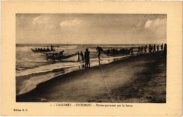 CPA AK DAHOMEY - Cotonou - Embarquement Par Le Barre (86731) - Dahomey