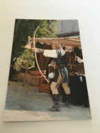 P4 - Journées Médiévales De Roquebrune Sur Argens (83) 28/29 Aout 2004 - Archer Avec Un Arc Médiévale Longs Bouts - Tiro Con L'Arco