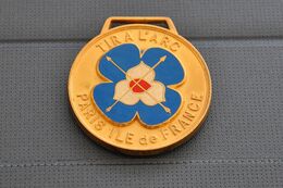 REF MON6 : Médaille Sportive Theme Tir à L'arc Paris Ile De France Beursault Chennevieres 1989 Diam 50mm - Archery
