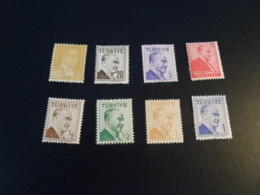 K33882  -  Stamps  Mint Larged Hinged And 2 With No Gum  Turkey 1956-1957 - Kemal Ataturk - Neufs