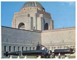 (N 1) Australia -  ACT - Canberra War Memorial With Japanese Midget Submarine (W4) - Canberra (ACT)