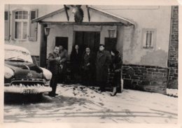 Photo Voiture Avec Famille Sous La Neige Format  7/10 - Automobile