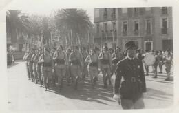 CARTE PHOTO 74 OU 84 EM BATAILLON ALPIN DE FORTERESSE , AU DEFILE - Weltkrieg 1939-45