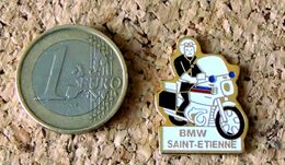 Pin's MOTO BMW POLICE - Moto BMW Saint-Etienne (42) - Peint Cloisonné - Fabricant Inconnu - Police