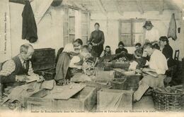 Atelier De Bouchonnerie Dans Les Landes * Préparation Et Fabrication Des Bouchons à La Main * Métier Ouvrier - Autres & Non Classés