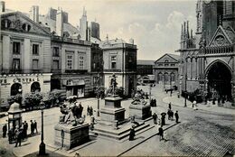 Metz * La Place D'armes Avec Monument De Fabert * Le Café Central - Metz