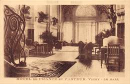 VICHY - Hôtel De France Et Pasteur - Le Hall - Très Bon état - Vichy
