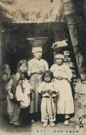 Korean Women And Girls Carrying Baby On Her Back - Corée Du Sud