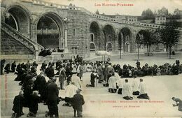 Lourdes * Bénédiction Du St Sacrement Devant Le Rosaire - Lourdes