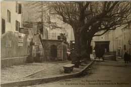 Fayence (83) Fontaine De La Place De La Republique 19?? - Fayence