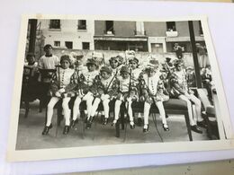 P4 - La Fête Des Archers à AUBERVILLIERS - Un Groupe De Jeunes Archers -1934 - Tiro Al Arco