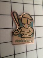 715c Pin's Pins / Beau Et Rare / THEME : SPORTS / BASEBALL OU SOFTBALL EQUIPE US CHARLESBOURG - Honkbal