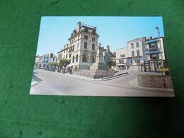 VINTAGE UK WALES: MONS Chepstow Beaufort Square & High Street Colour Plastichrome - Monmouthshire