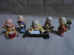 Petit Lot De 5 Figurines En Résine "Petits Personnages Garçons Japonais" - Personnages