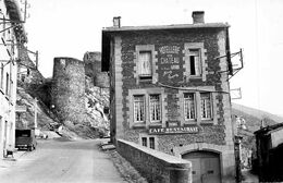 Rochetaillée * La Rue Et Le Château * Hôtellerie Café Tabac Restaurant * Maison GOYARD - Rochetaillee