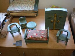 Old Wooden Toys Bed, Wardrobe, Wardrobe, Chairs For Dolls, Hand-drawn Around 1940 - Andere & Zonder Classificatie